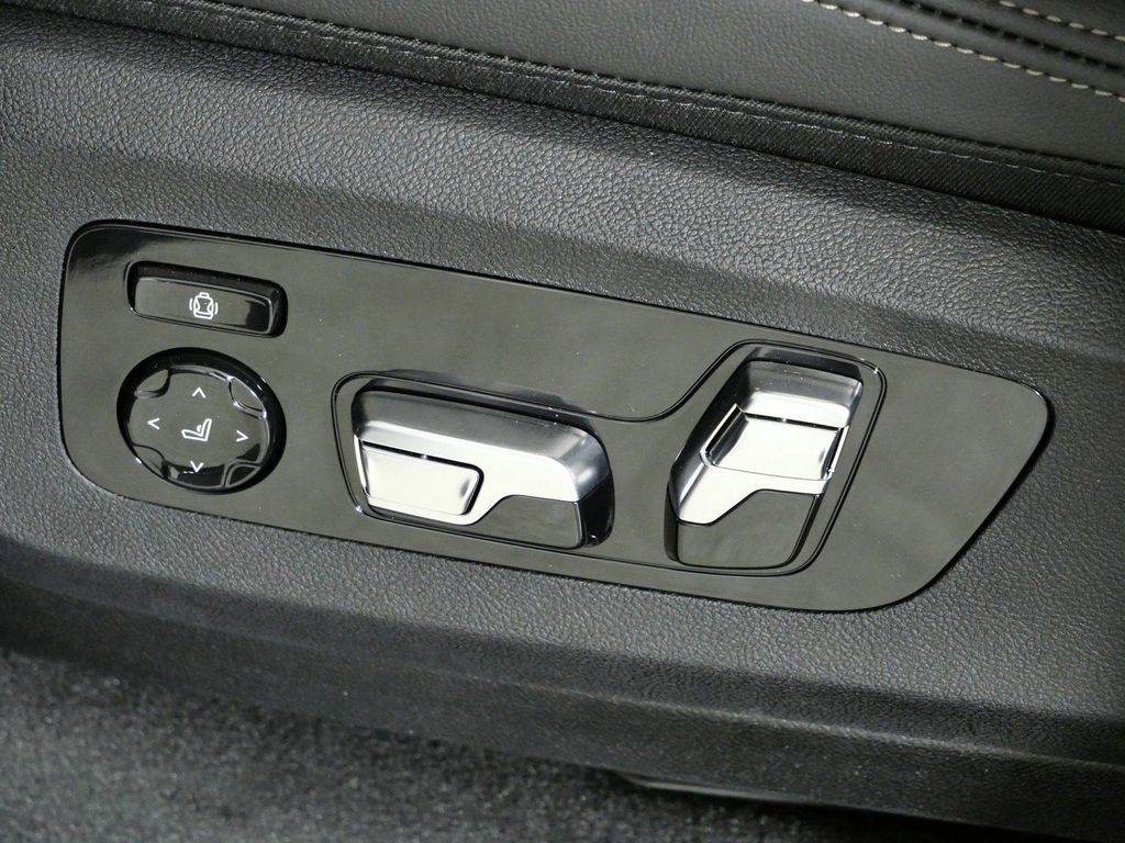 Thumbnail: 2026 BMW X5 - 41