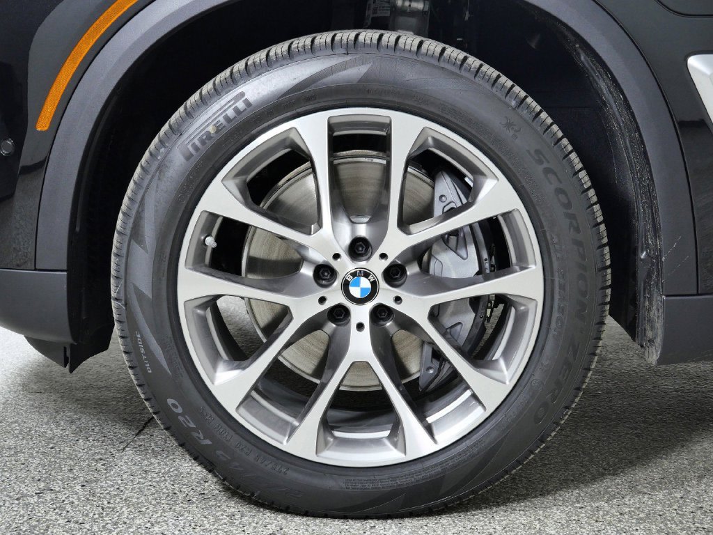 Thumbnail: 2026 BMW X5 - 25