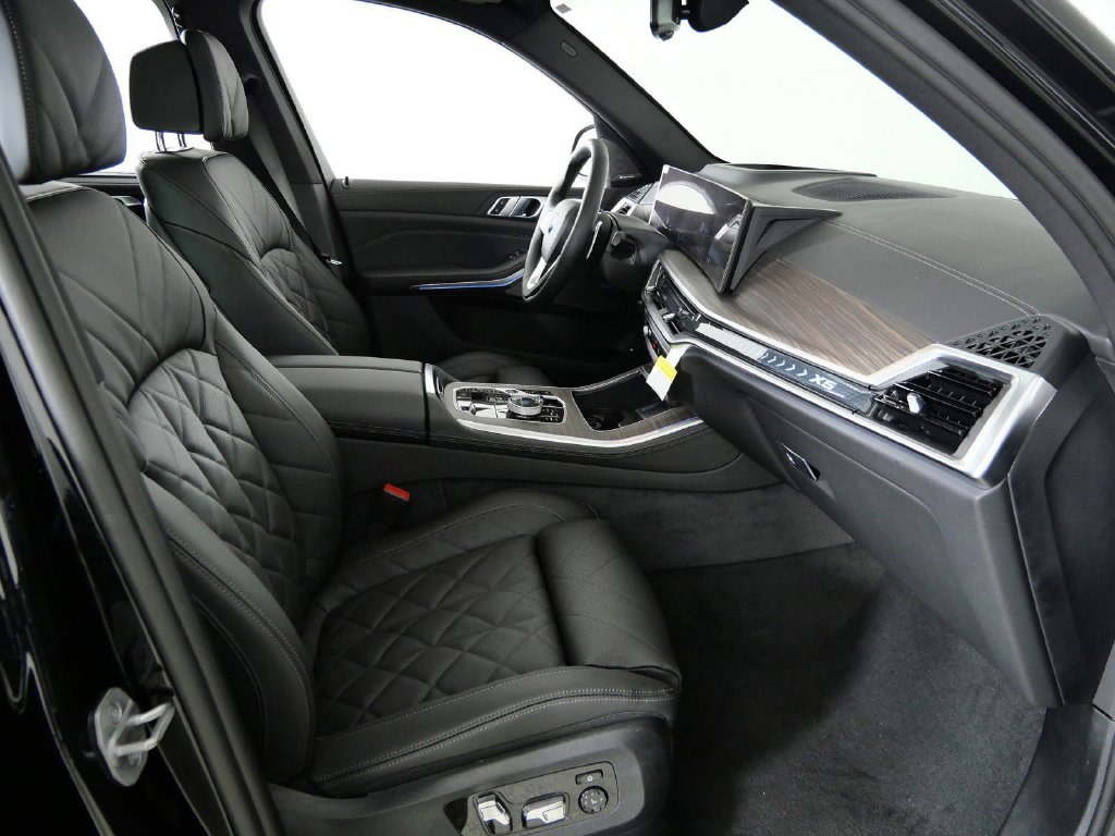 Thumbnail: 2026 BMW X5 - 9