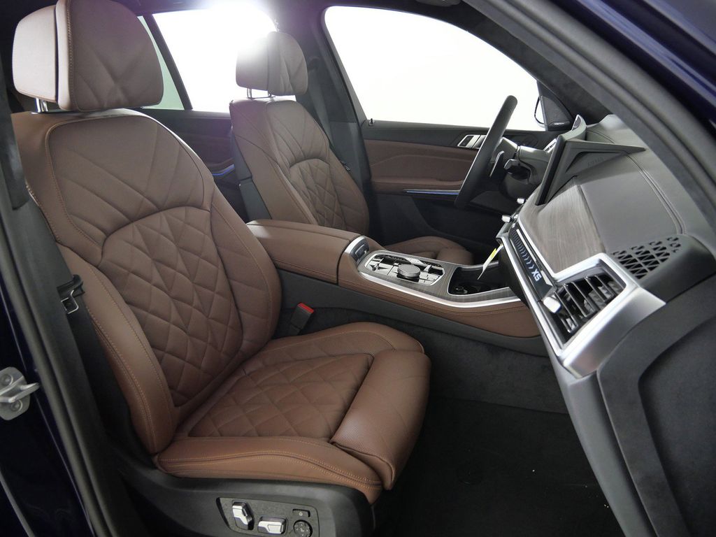 Thumbnail: 2026 BMW X5 - 10