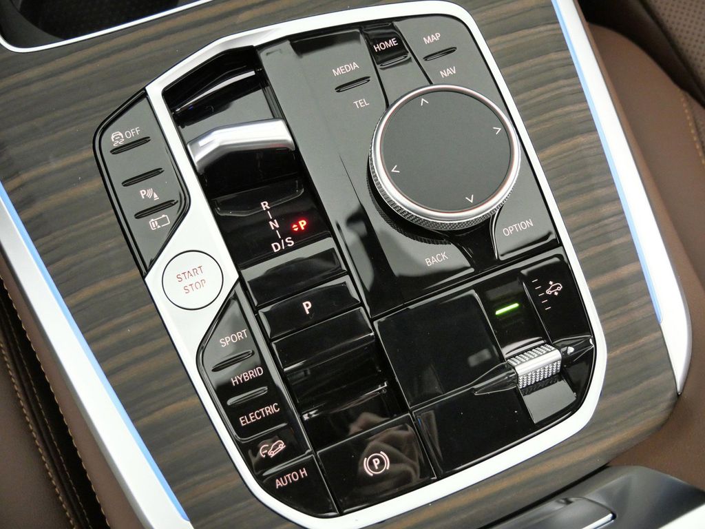Thumbnail: 2026 BMW X5 - 13