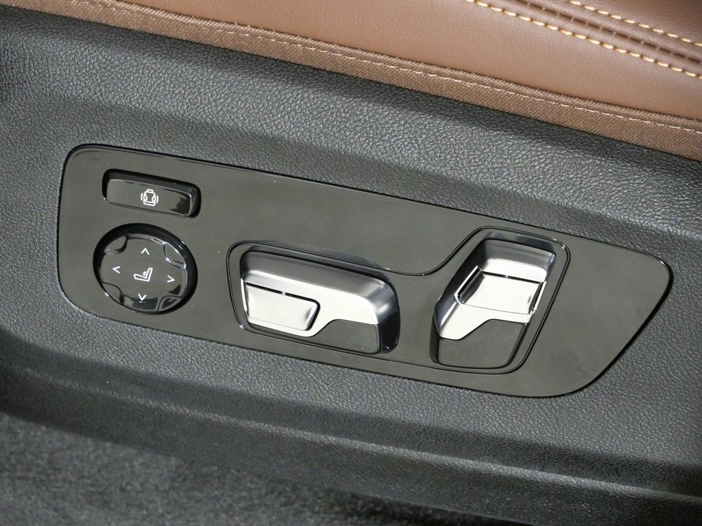 Thumbnail: 2026 BMW X5 - 43