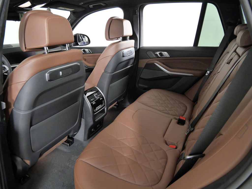 Thumbnail: 2026 BMW X5 - 37