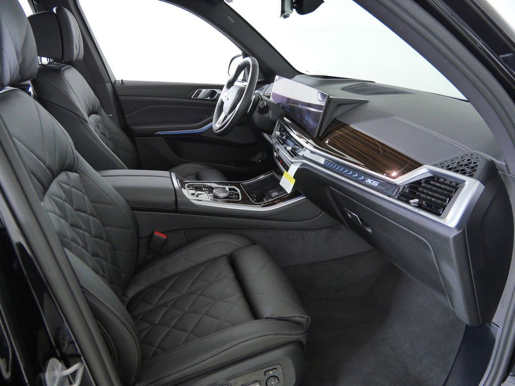 Thumbnail: 2026 BMW X5 - 9