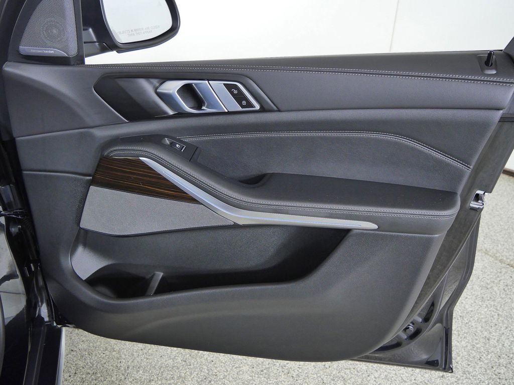 Thumbnail: 2026 BMW X5 - 28