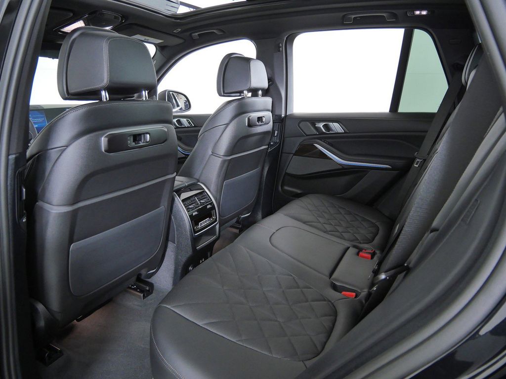 Thumbnail: 2026 BMW X5 - 37