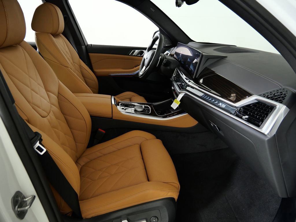 Thumbnail: 2026 BMW X5 - 10