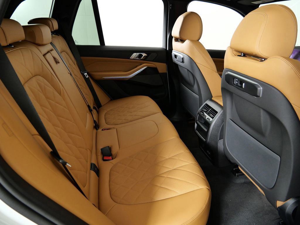 Thumbnail: 2026 BMW X5 - 12