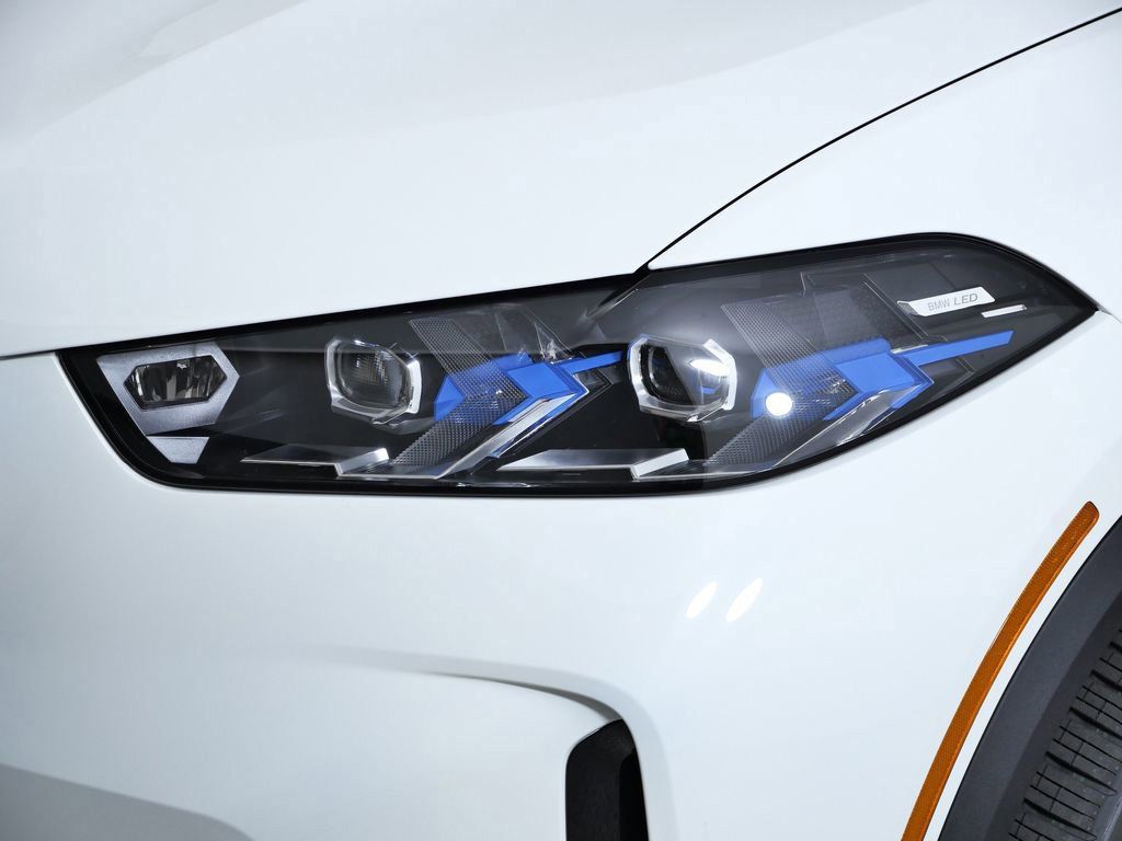 Thumbnail: 2026 BMW X5 - 18