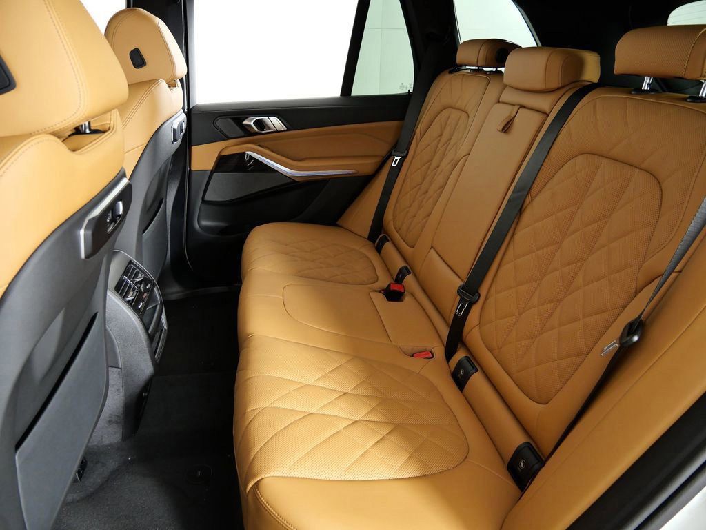Thumbnail: 2026 BMW X5 - 37