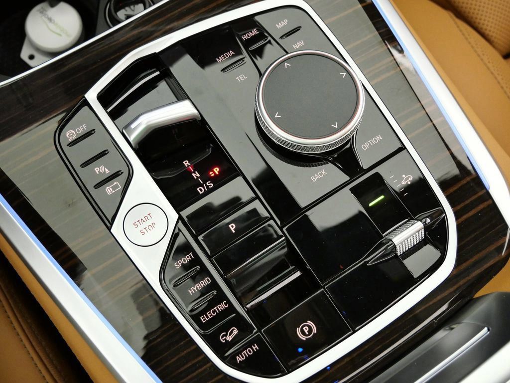 Thumbnail: 2026 BMW X5 - 9