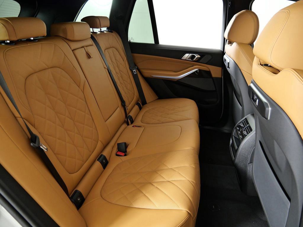 Thumbnail: 2026 BMW X5 - 32