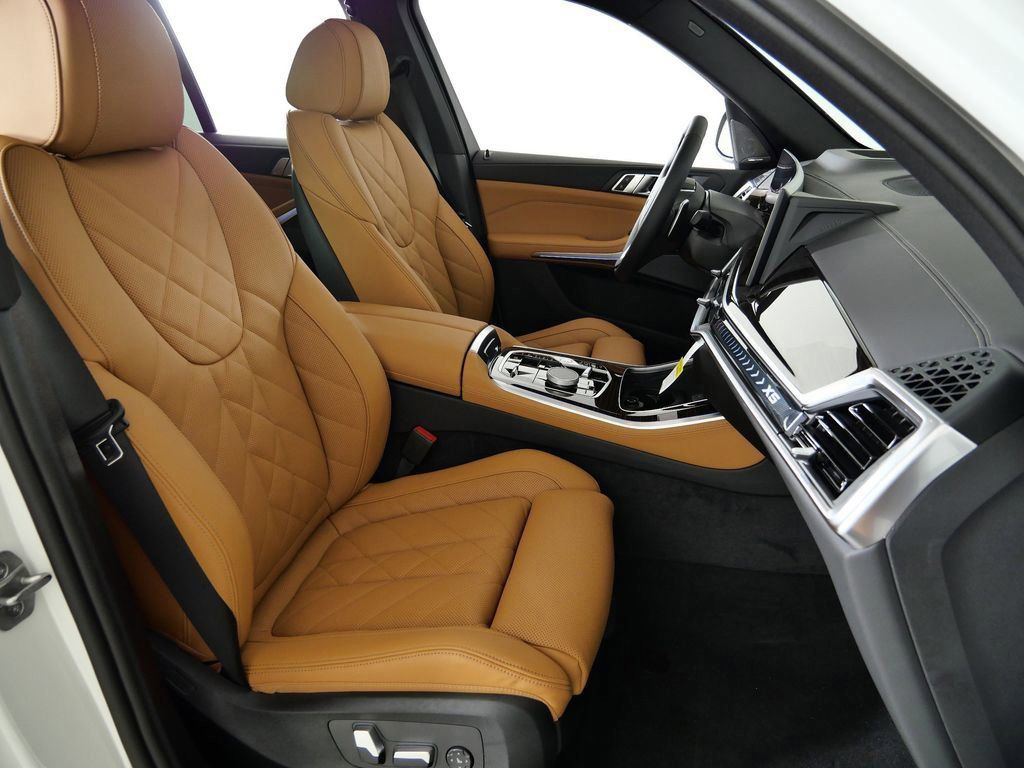 Thumbnail: 2026 BMW X5 - 11