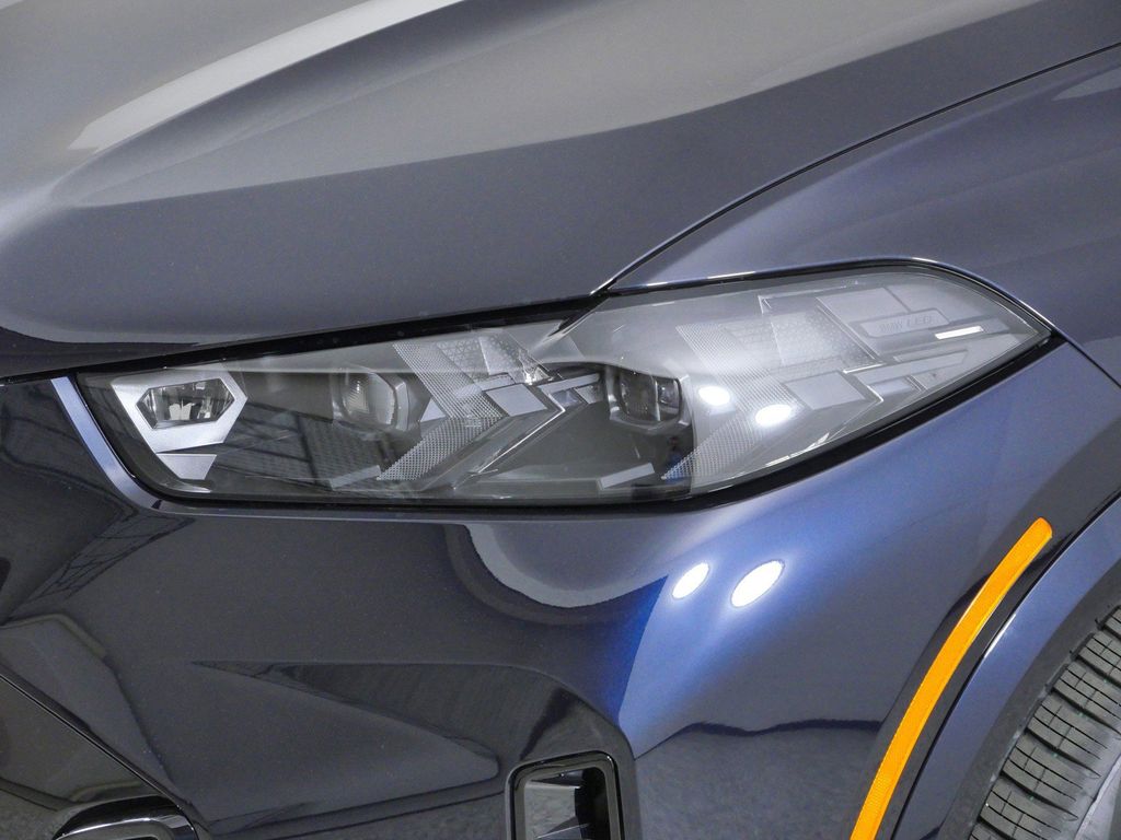Thumbnail: 2026 BMW X5 - 17