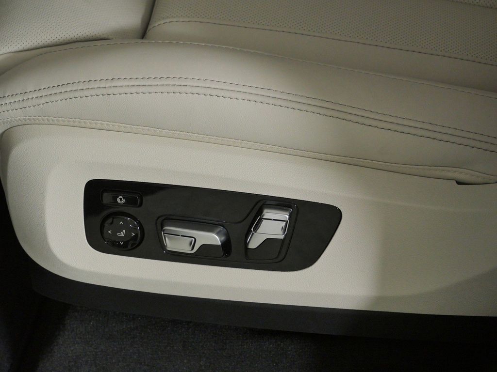 Thumbnail: 2026 BMW X5 - 43