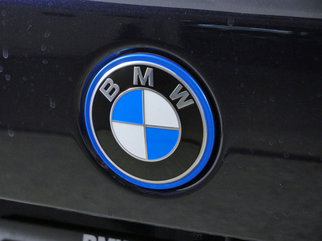 Thumbnail: 2026 BMW X5 - 21