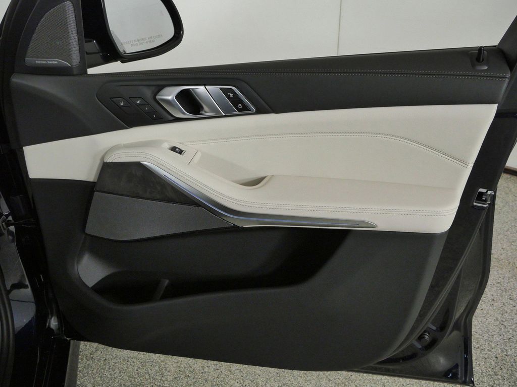 Thumbnail: 2026 BMW X5 - 28