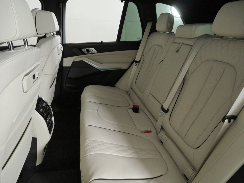 Thumbnail: 2026 BMW X5 - 38
