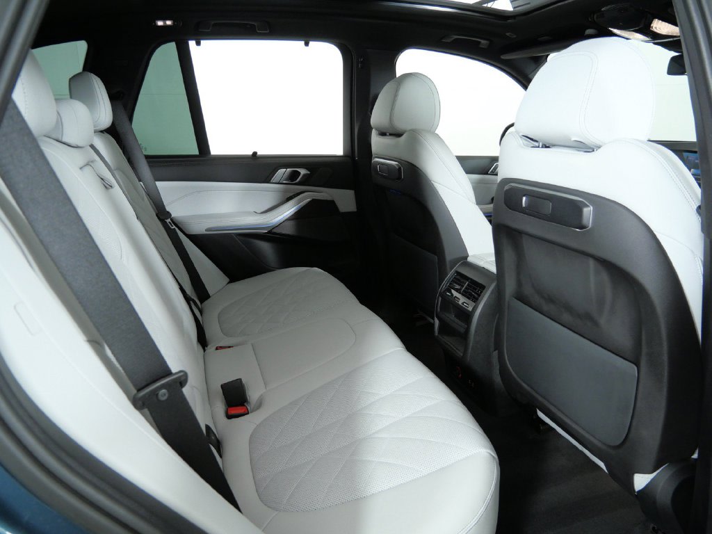 Thumbnail: 2024 BMW X5 - 11