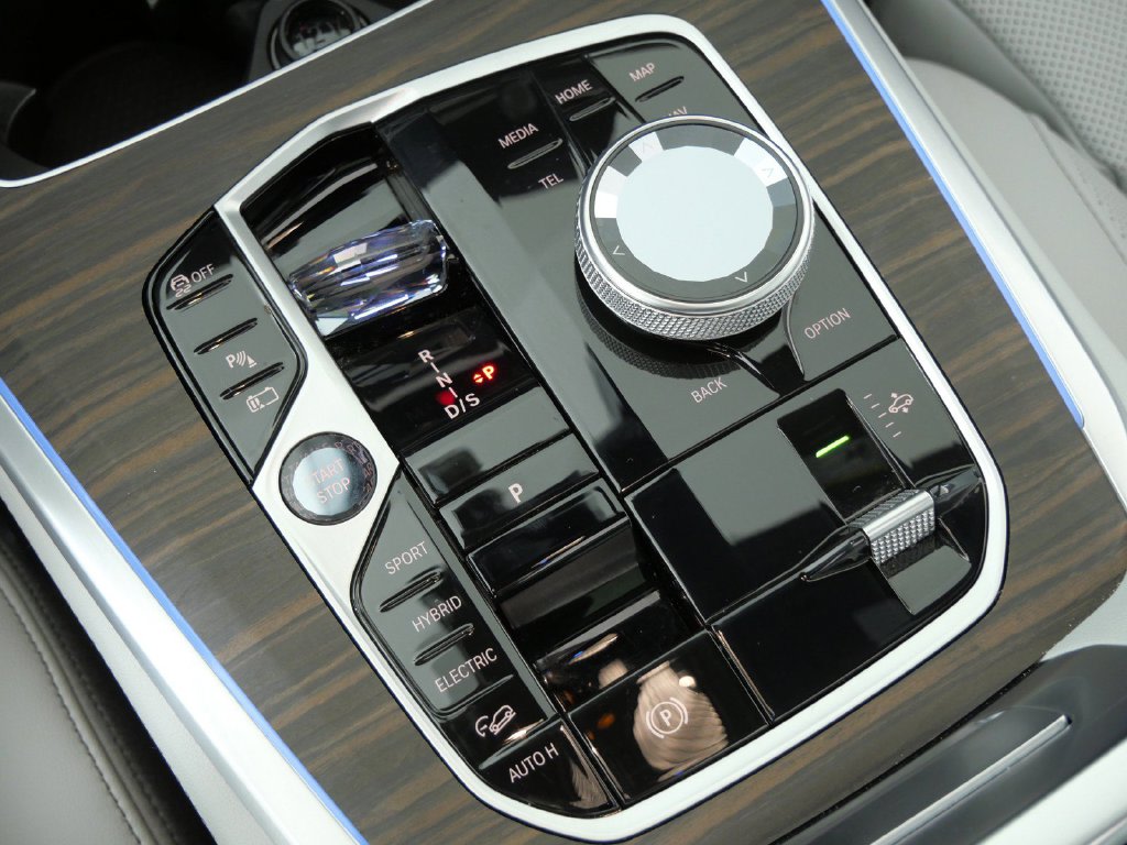 Thumbnail: 2024 BMW X5 - 13