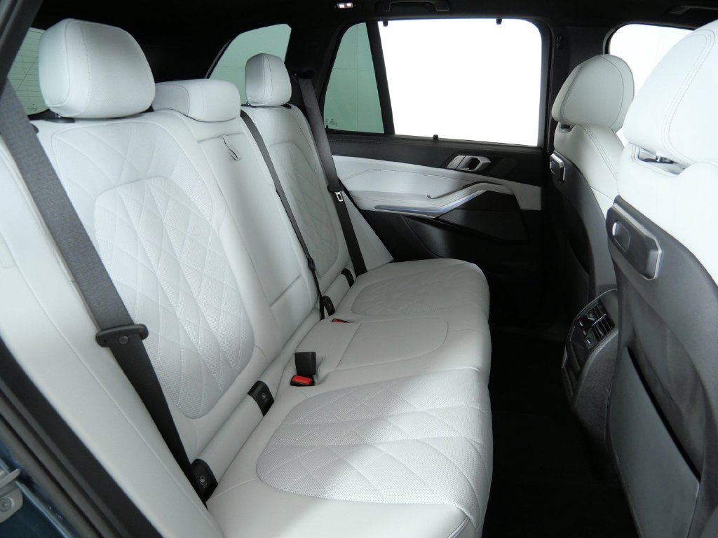 Thumbnail: 2024 BMW X5 - 33