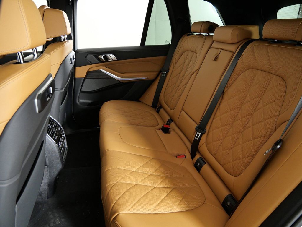Thumbnail: 2026 BMW X5 - 38