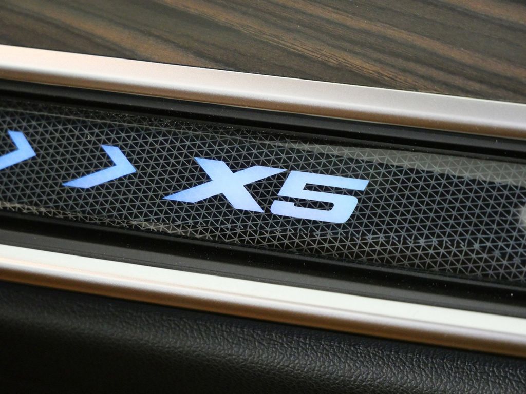 Thumbnail: 2026 BMW X5 - 31