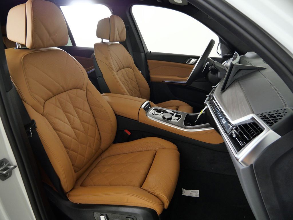 Thumbnail: 2026 BMW X5 - 10