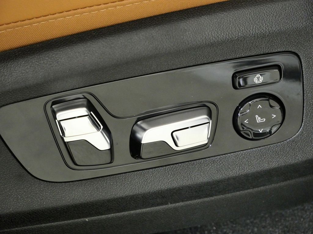 Thumbnail: 2026 BMW X5 - 29