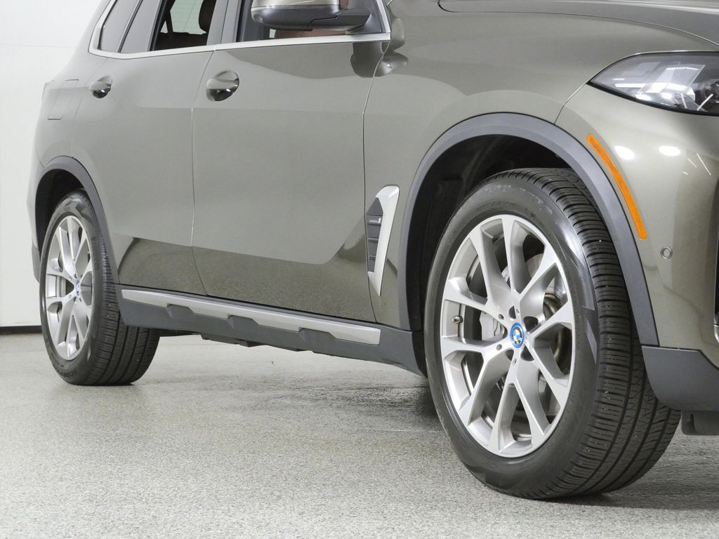 Thumbnail: 2024 BMW X5 - 8