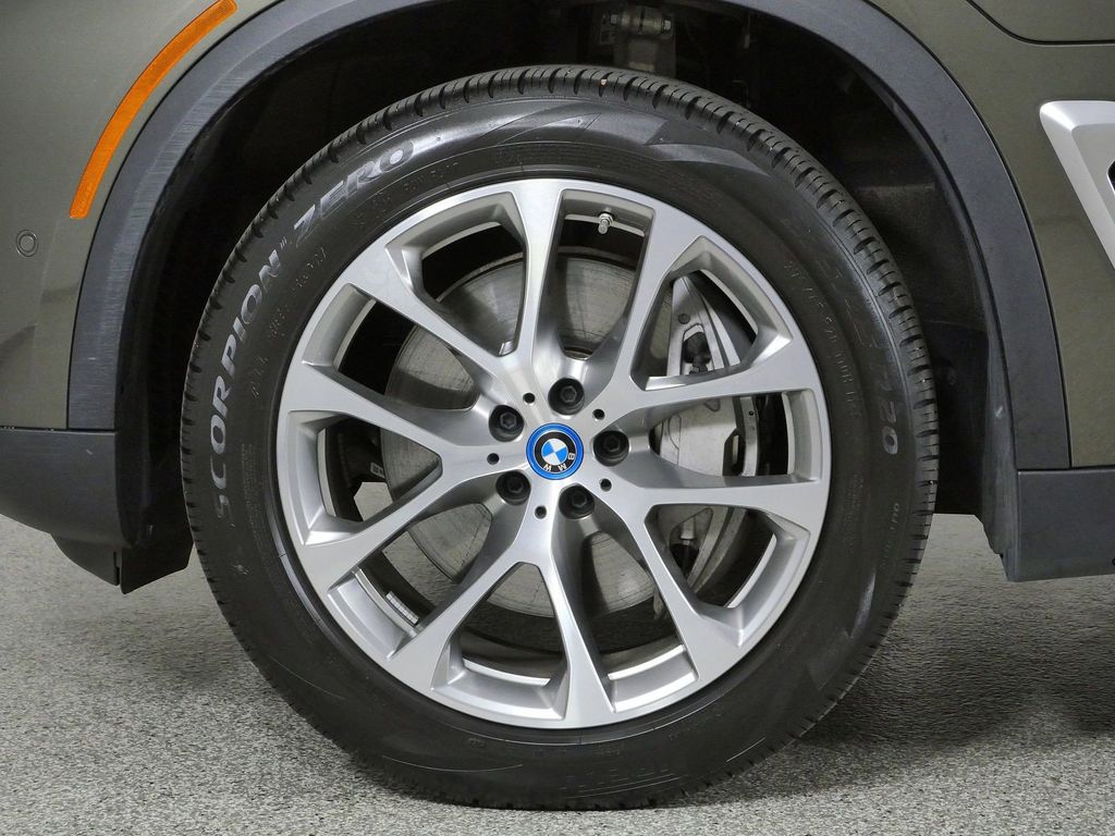 Thumbnail: 2024 BMW X5 - 23