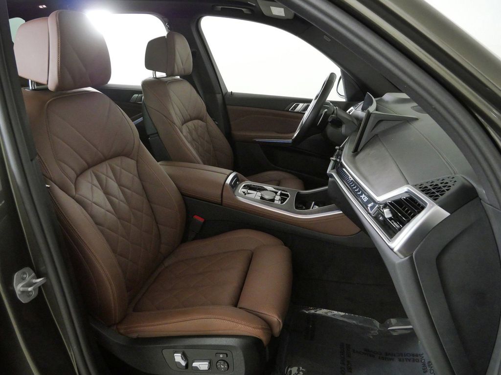 Thumbnail: 2024 BMW X5 - 10