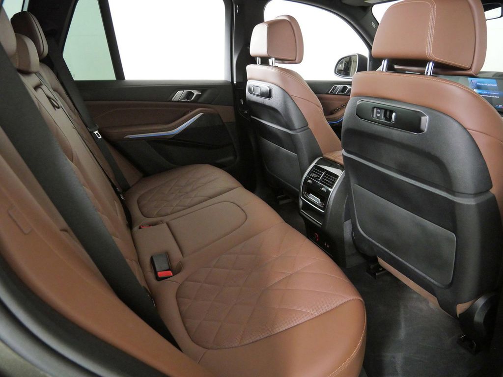 Thumbnail: 2024 BMW X5 - 11