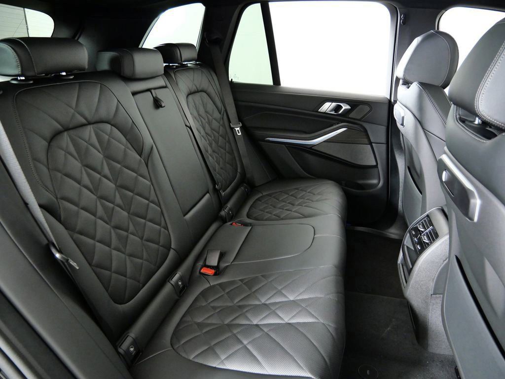 Thumbnail: 2026 BMW X5 - 31