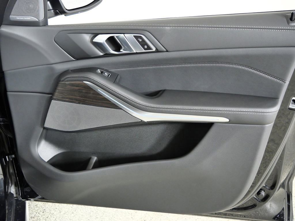 Thumbnail: 2026 BMW X5 - 27