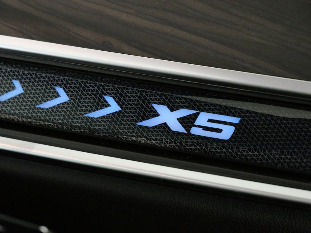 Thumbnail: 2026 BMW X5 - 29