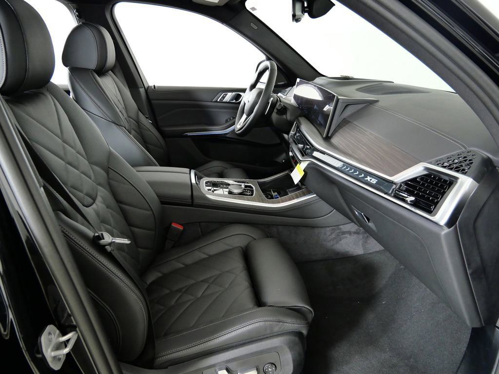Thumbnail: 2026 BMW X5 - 9