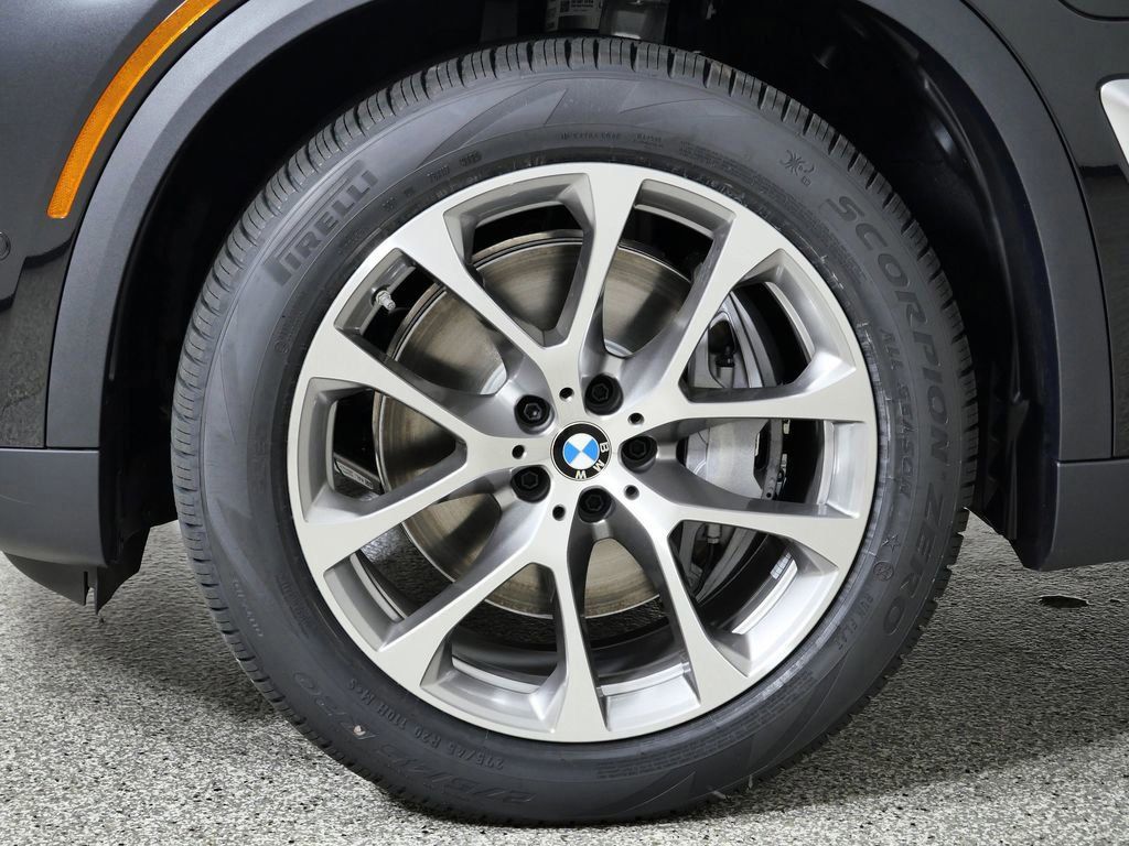 Thumbnail: 2026 BMW X5 - 25