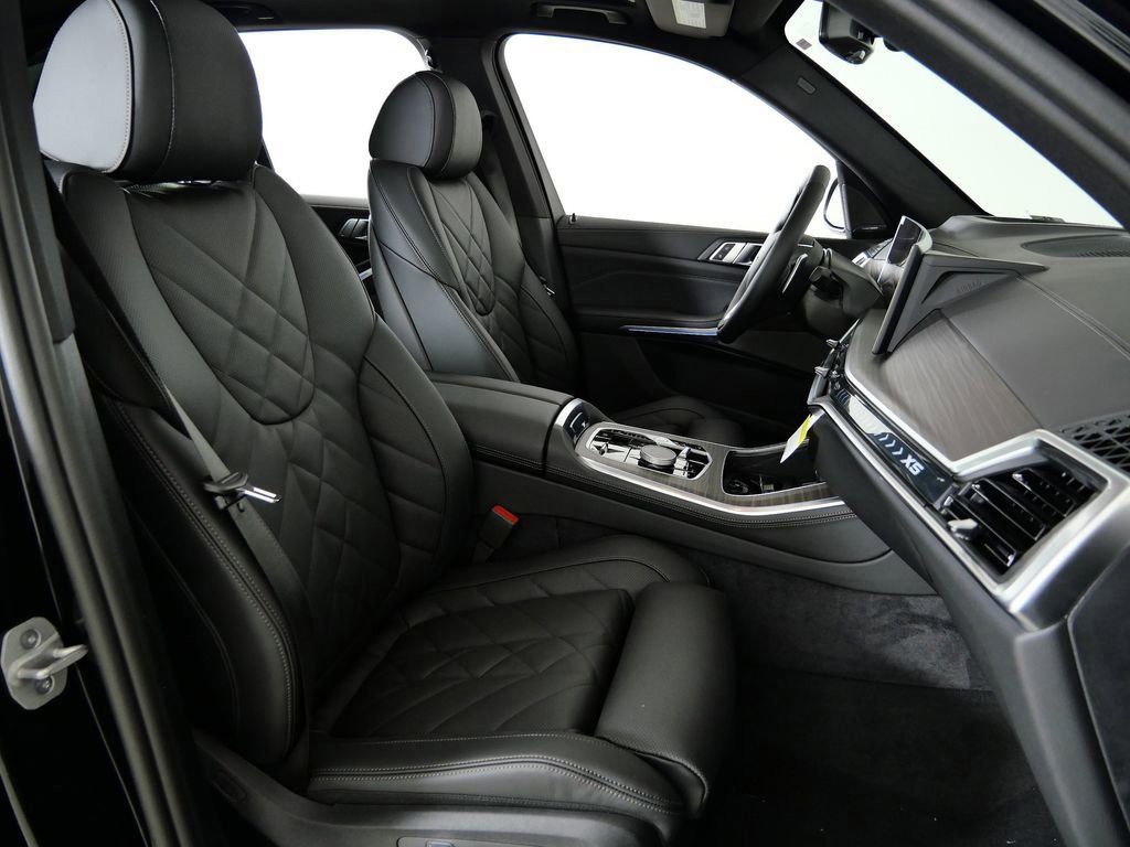 Thumbnail: 2026 BMW X5 - 10