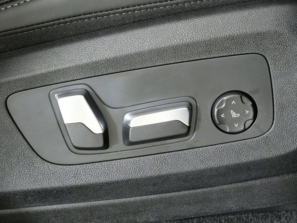 Thumbnail: 2026 BMW X5 - 28