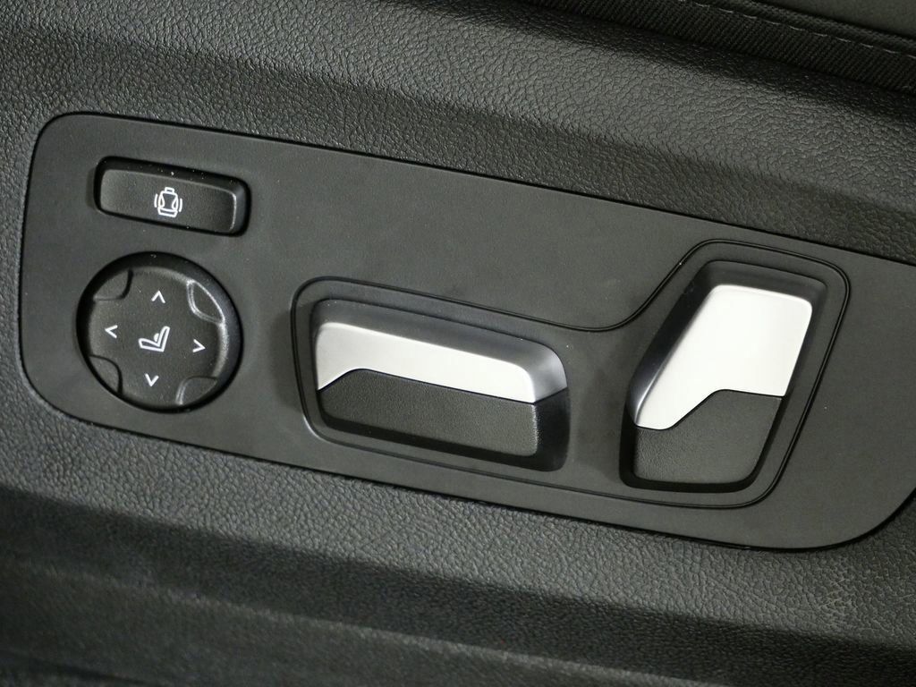 Thumbnail: 2026 BMW X5 - 43
