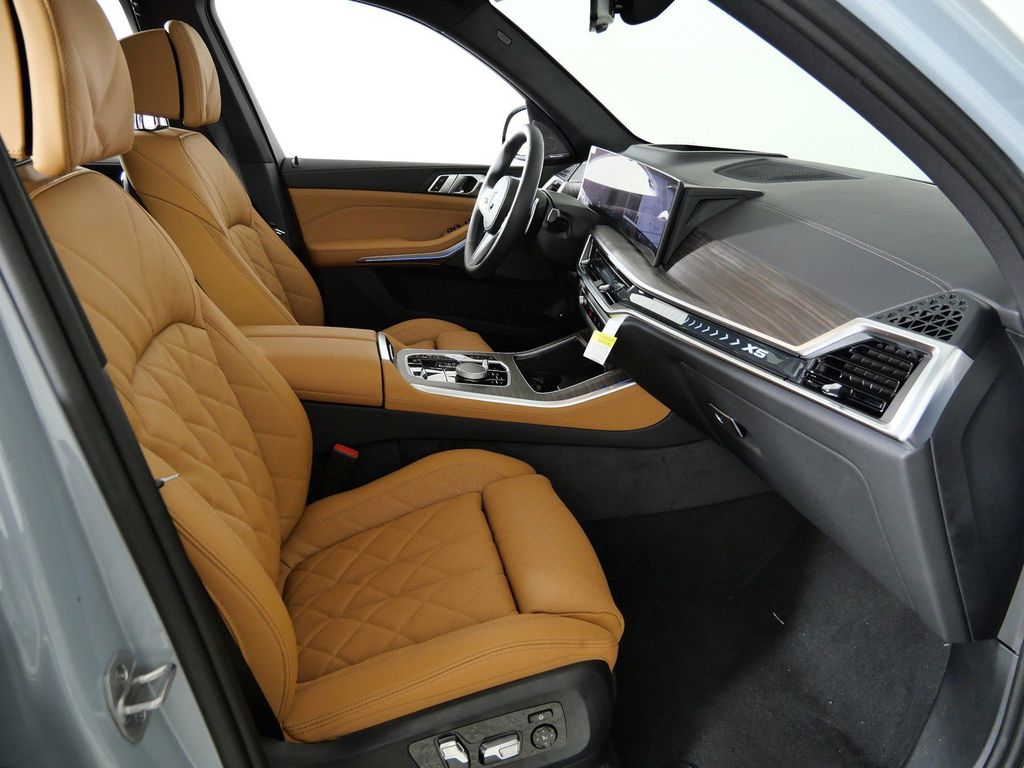 Thumbnail: 2026 BMW X5 - 9