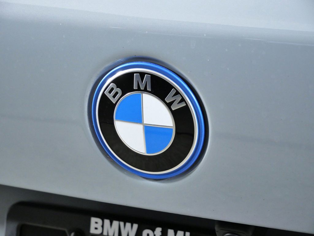 Thumbnail: 2026 BMW X5 - 21