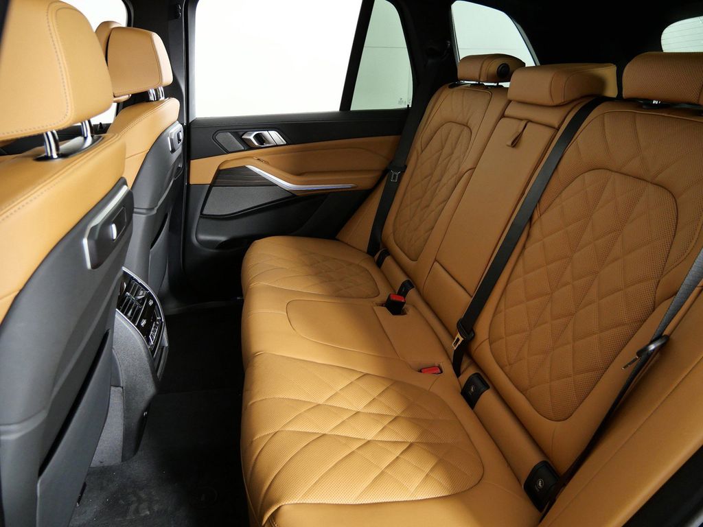 Thumbnail: 2026 BMW X5 - 37