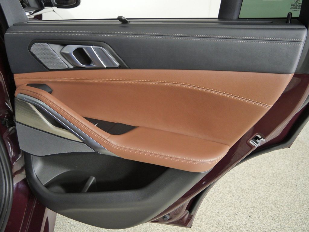 Thumbnail: 2024 BMW X6 - 32