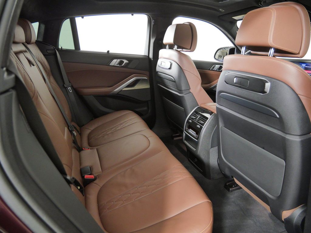 Thumbnail: 2024 BMW X6 - 11