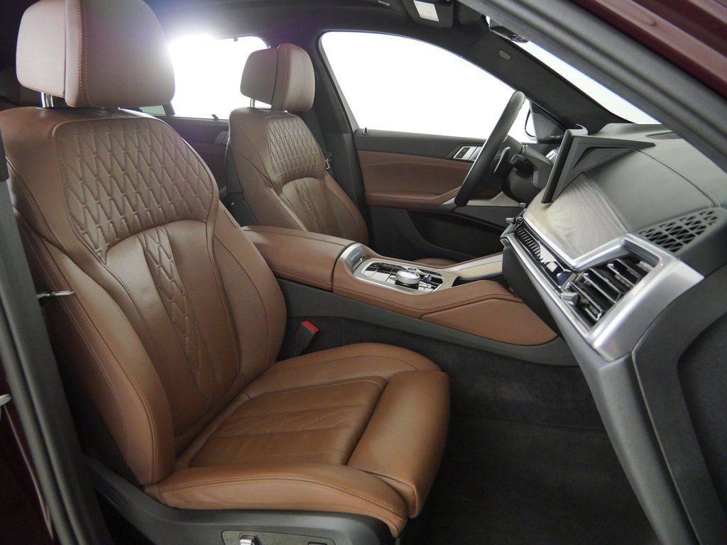 Thumbnail: 2024 BMW X6 - 10