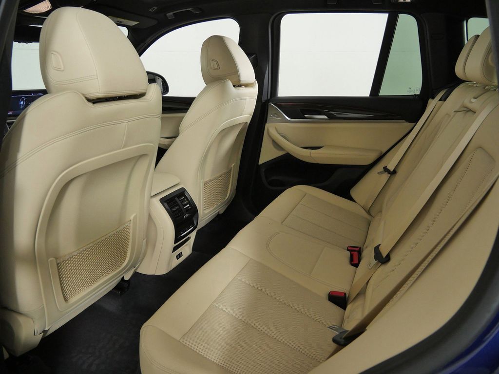 Thumbnail: 2022 BMW X3 - 33