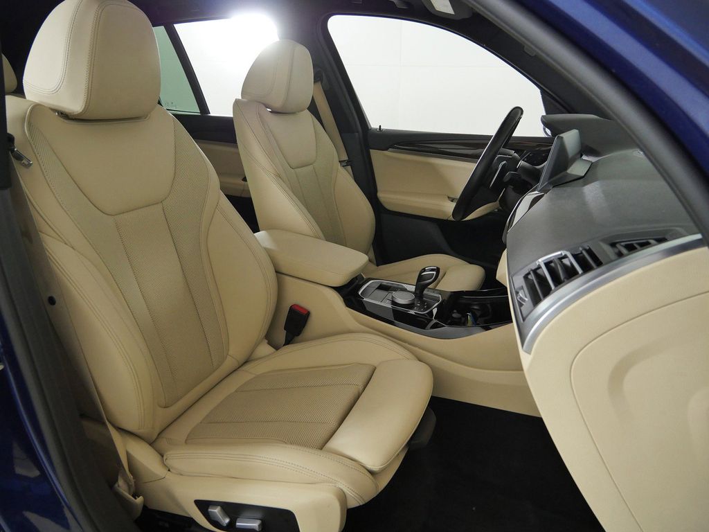 Thumbnail: 2022 BMW X3 - 10