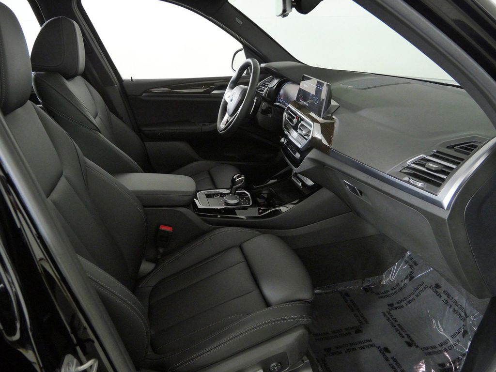 Thumbnail: 2024 BMW X3 - 9